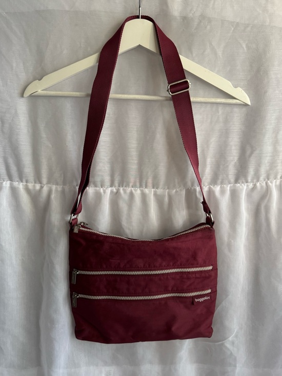 Baggallini Handbags - Baggallini Multi-Pocket Crossbody Bag